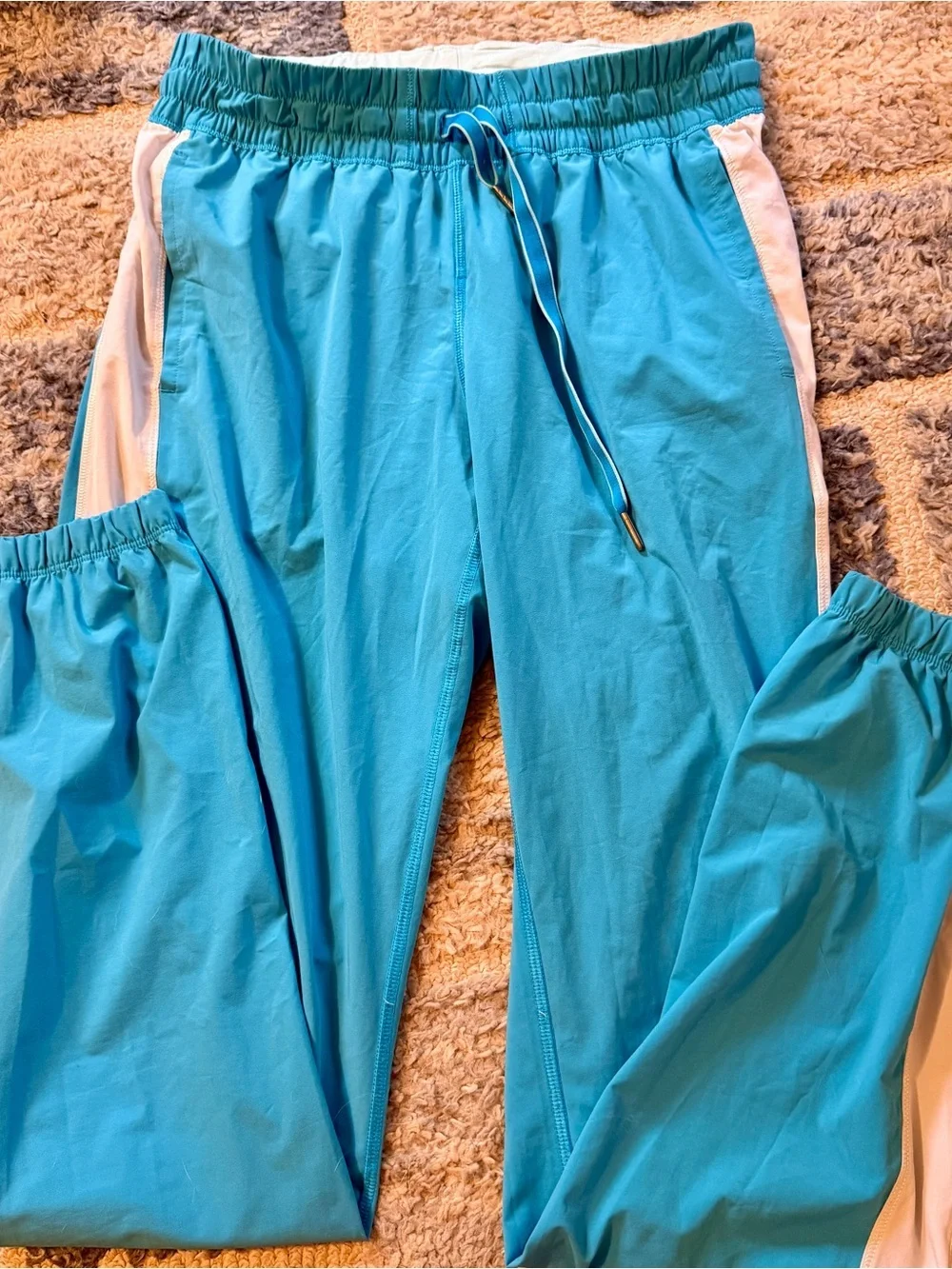 Lululemon Color blocked detail, blue, vacation, straight leg cut, mid rise waist